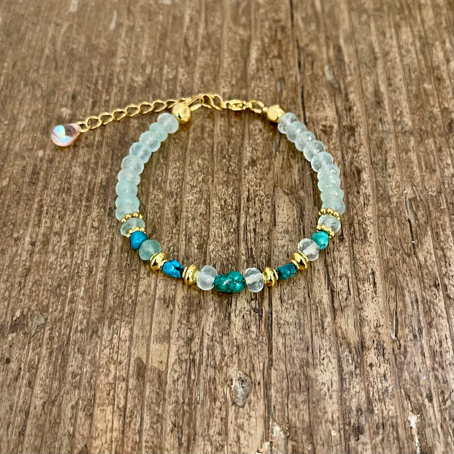 Bracelet Doré, Calcédoine et Turquoise