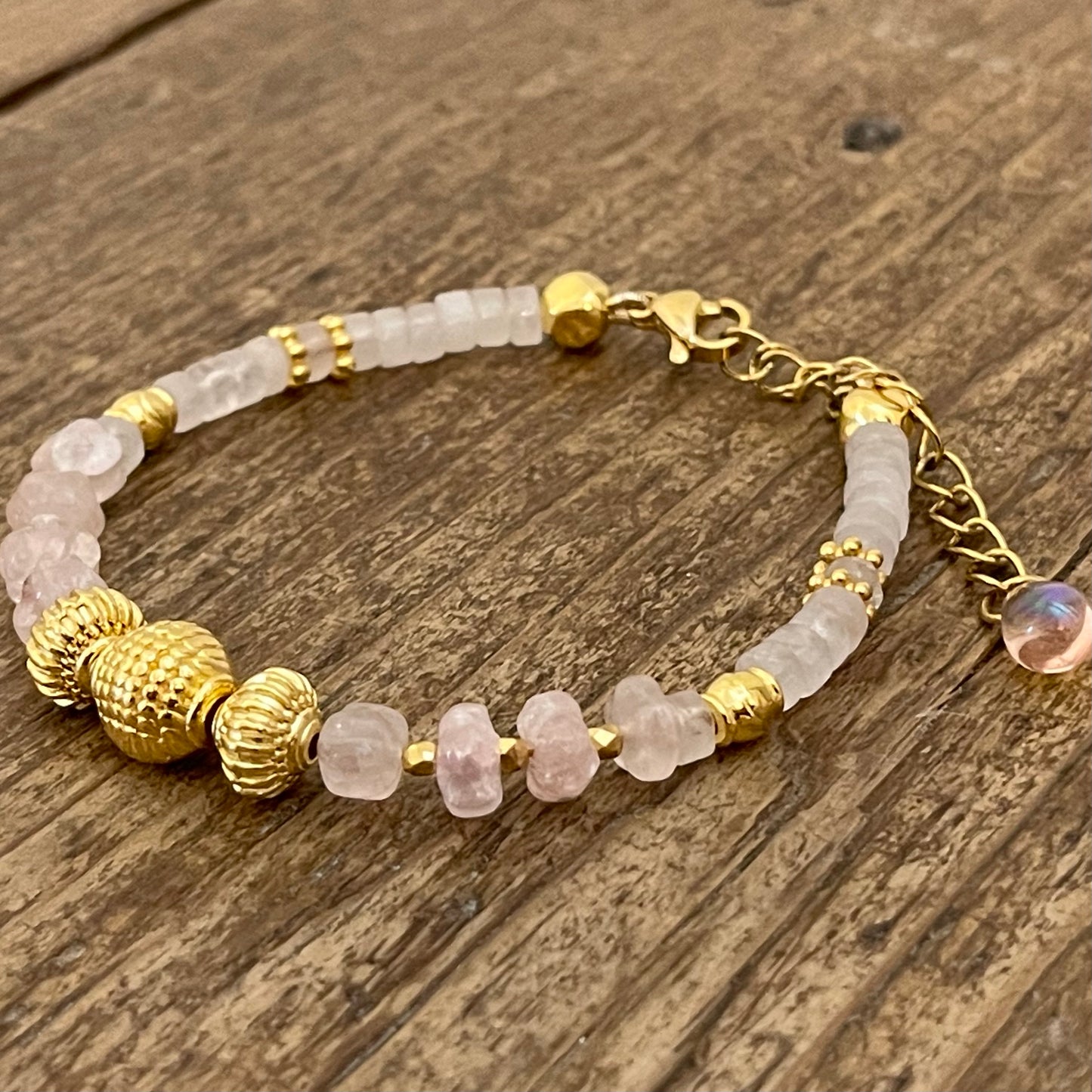 Bracelet Doré et Quartz Rose