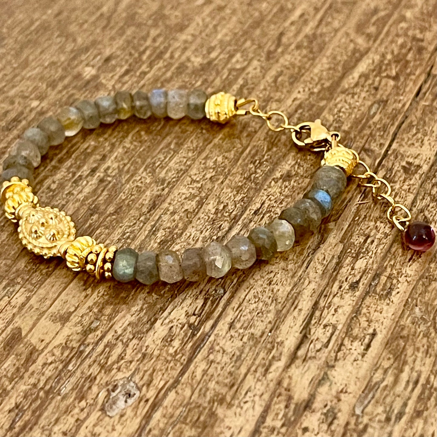 Bracelet Doré et Labradorite