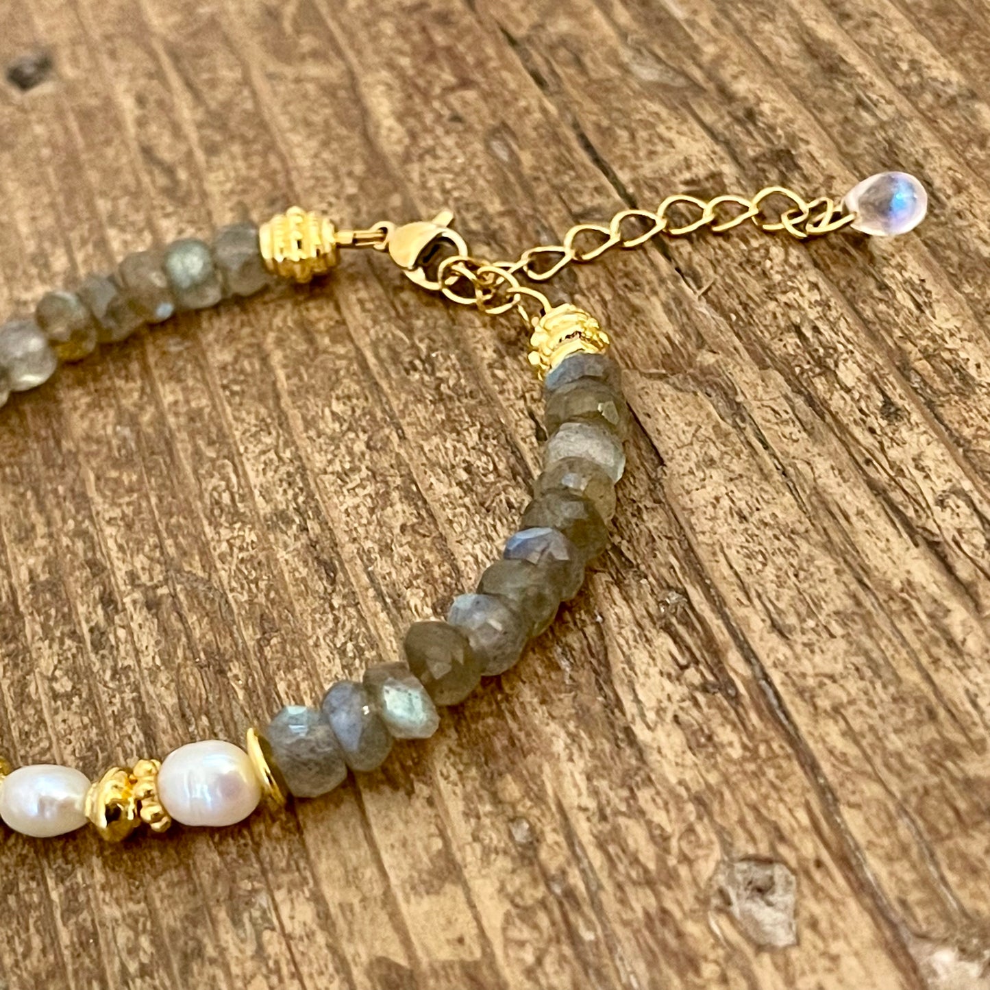 Bracelet Doré, Labradorite et Perle d'Eau Douce