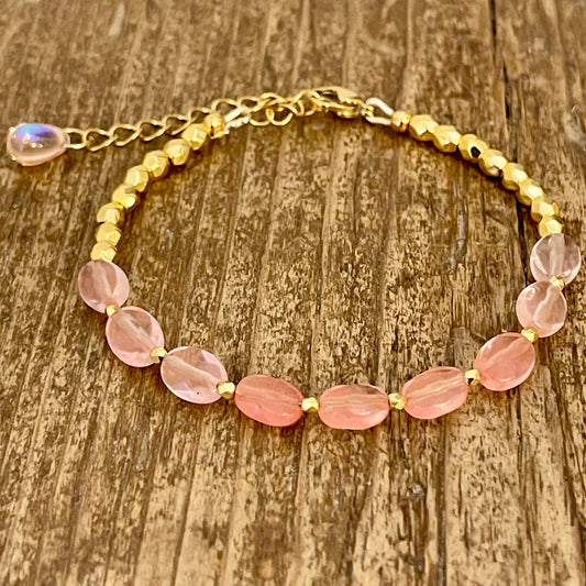 Bracelet Doré et Quartz Fraise