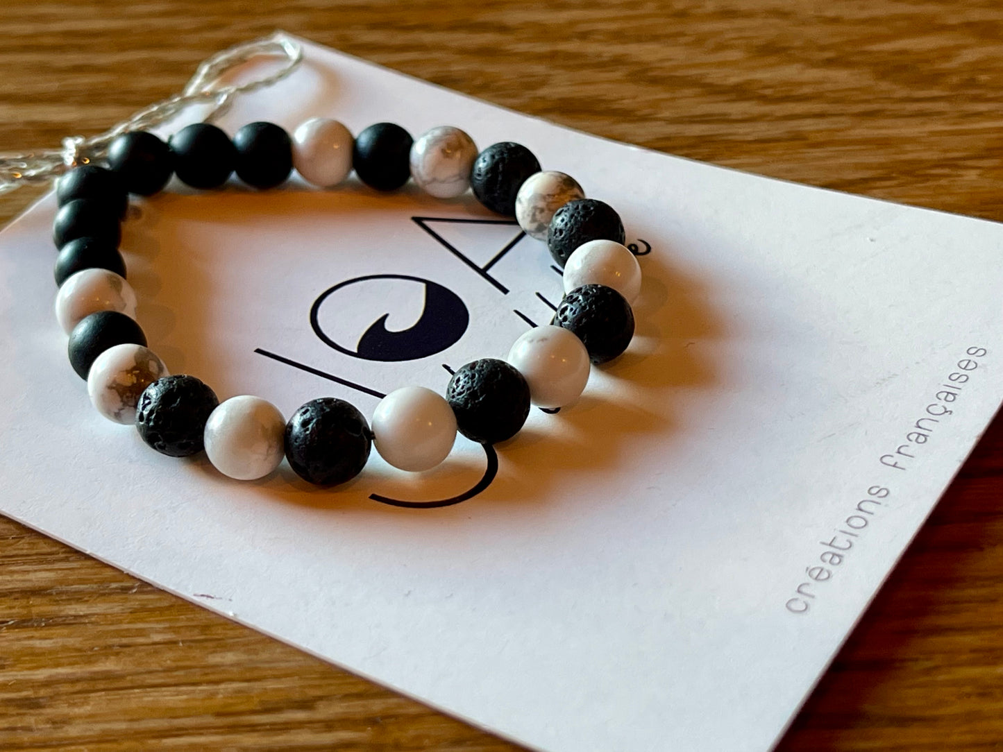 Bracelet Onyx Noir, Pierre de Lave et Howlite "Le Calme"